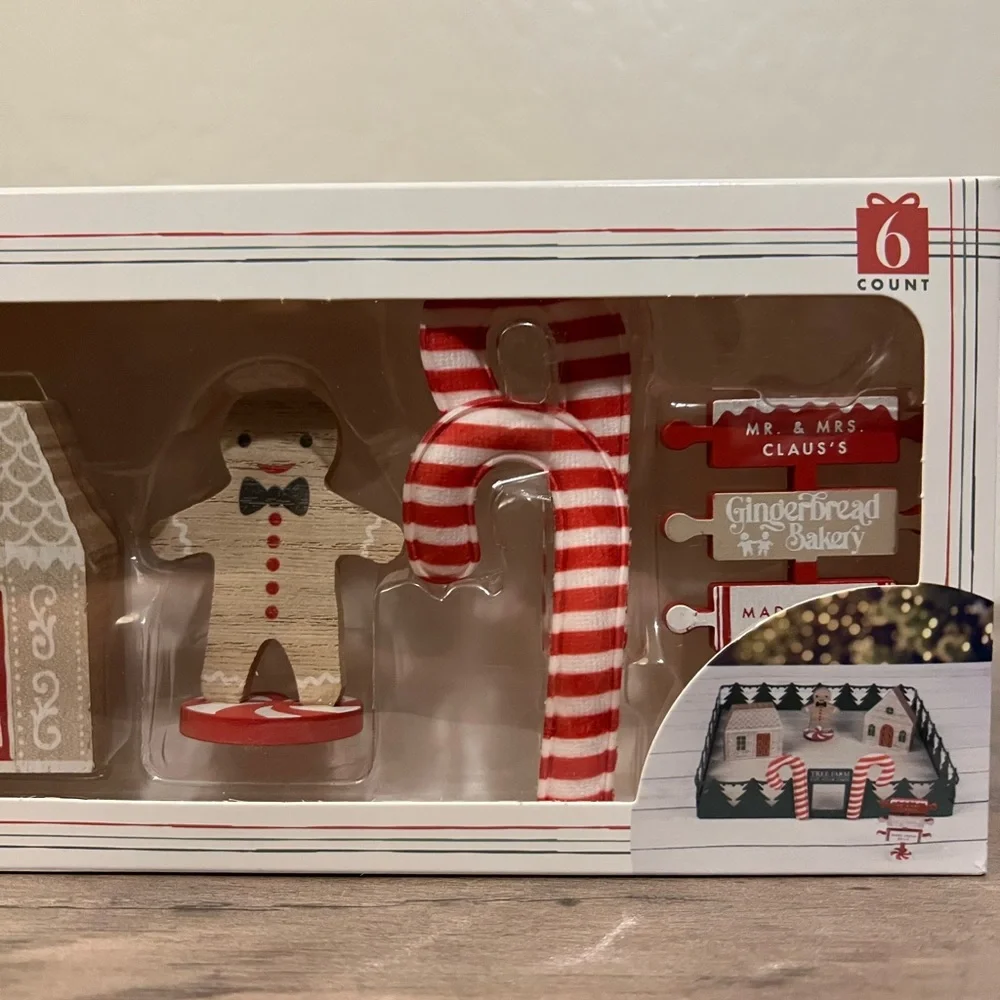 Target Bullseyes Playground Gingerbread Candycane Wood Prop Set